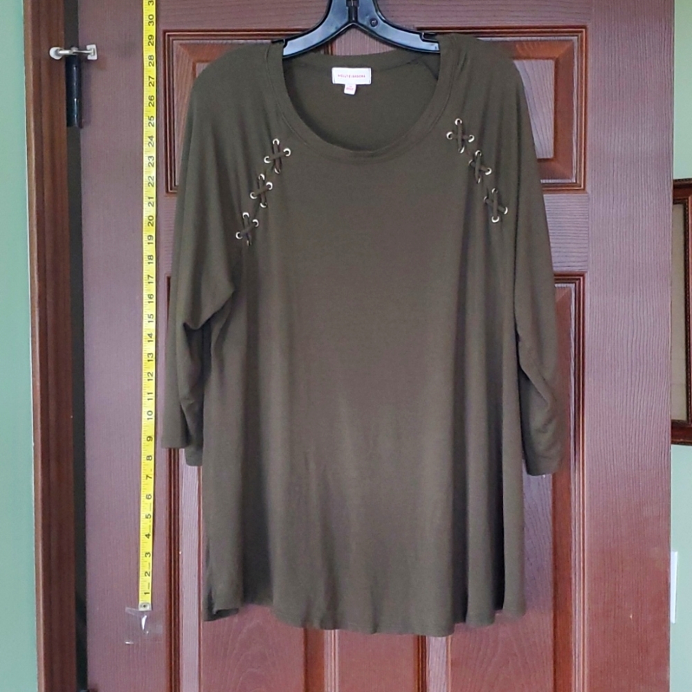 Green 3/4 sleeve
